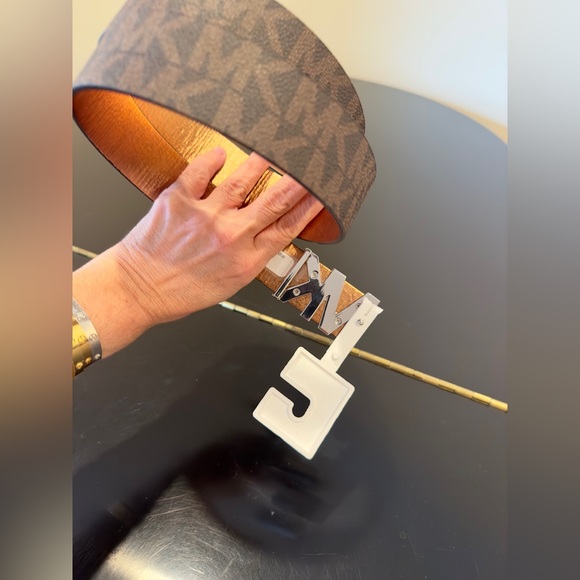 NWT Authentic Luxury Minimalist Michael Kors Monogram Belt - Picture 8 of 17